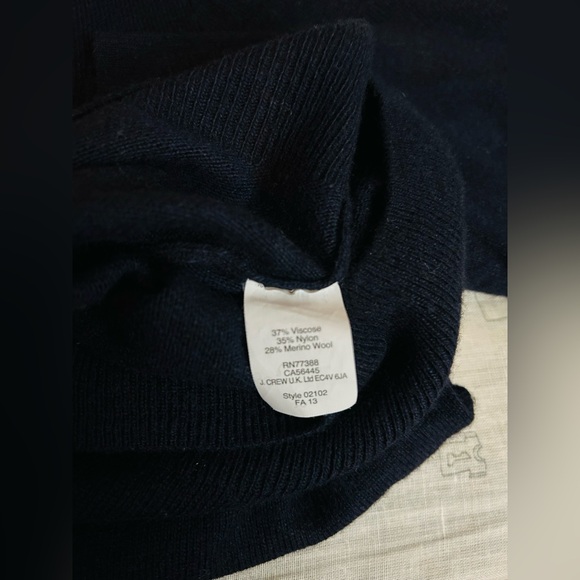 Women's Dark Navy Sweater with Bird Design - Picture 8 of 9